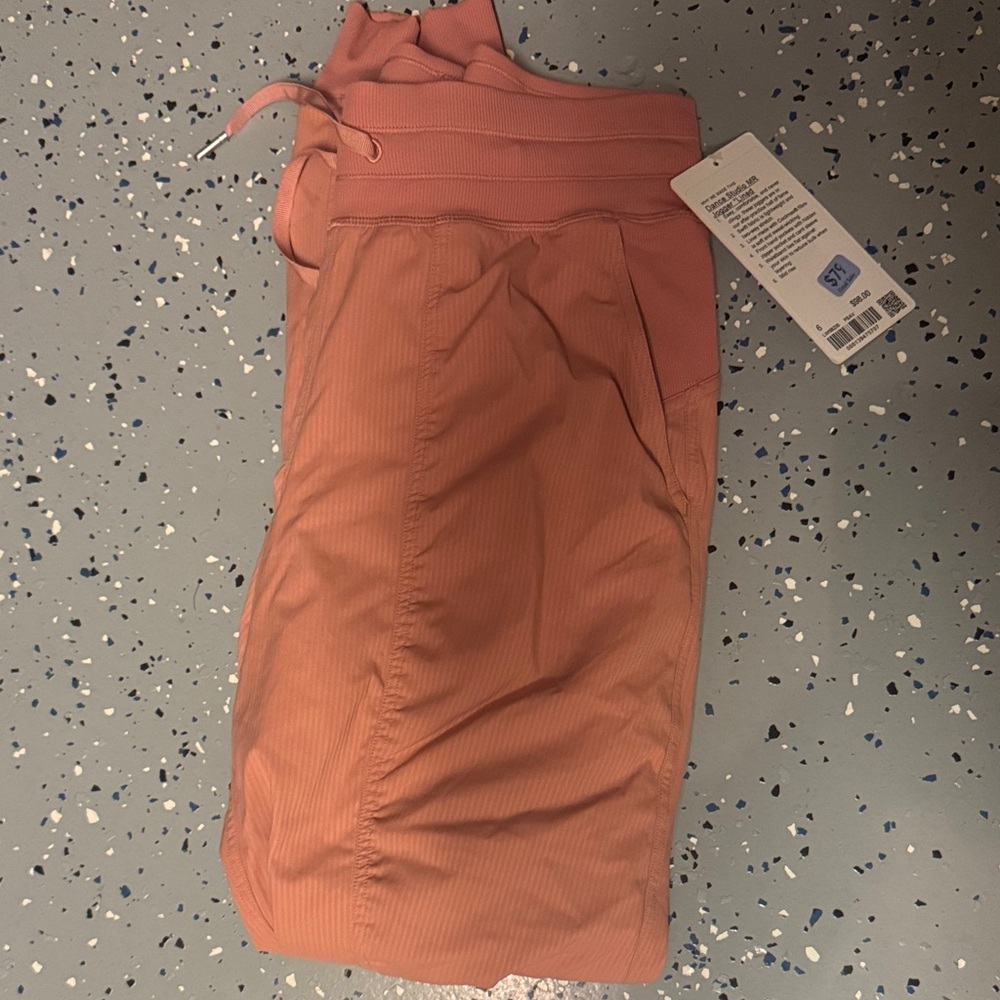 NWT lululemon athletica Coral dancer studio joggers